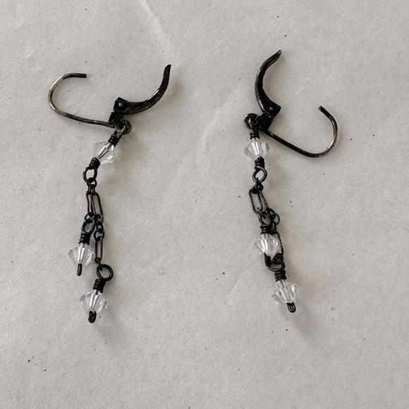 Vintage Dabby Reid Pierced earrings with 3 clear faceted beads dangling 1” - Picture 3 of 3